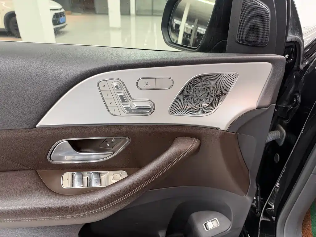 Mercedes-Benz GLE (Import) — миниатюра 12