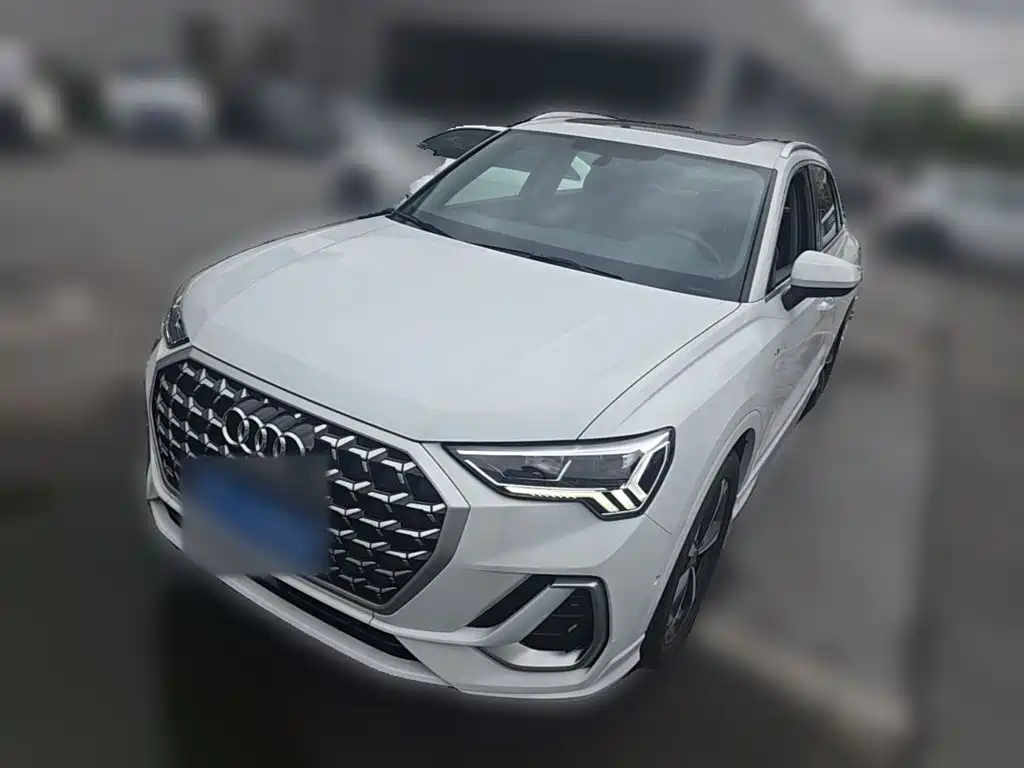 奥迪Q3 2025款 45周年典藏版 35TFSI 时尚动感型 2025
