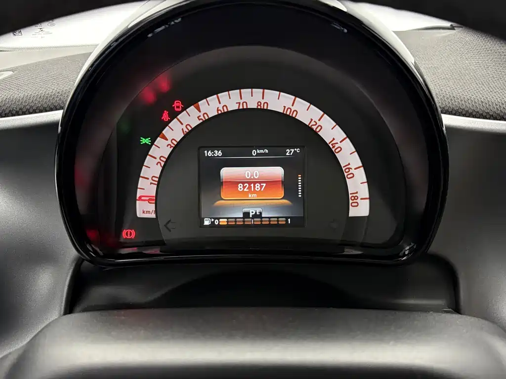 smart Smart Fortwo — миниатюра 9