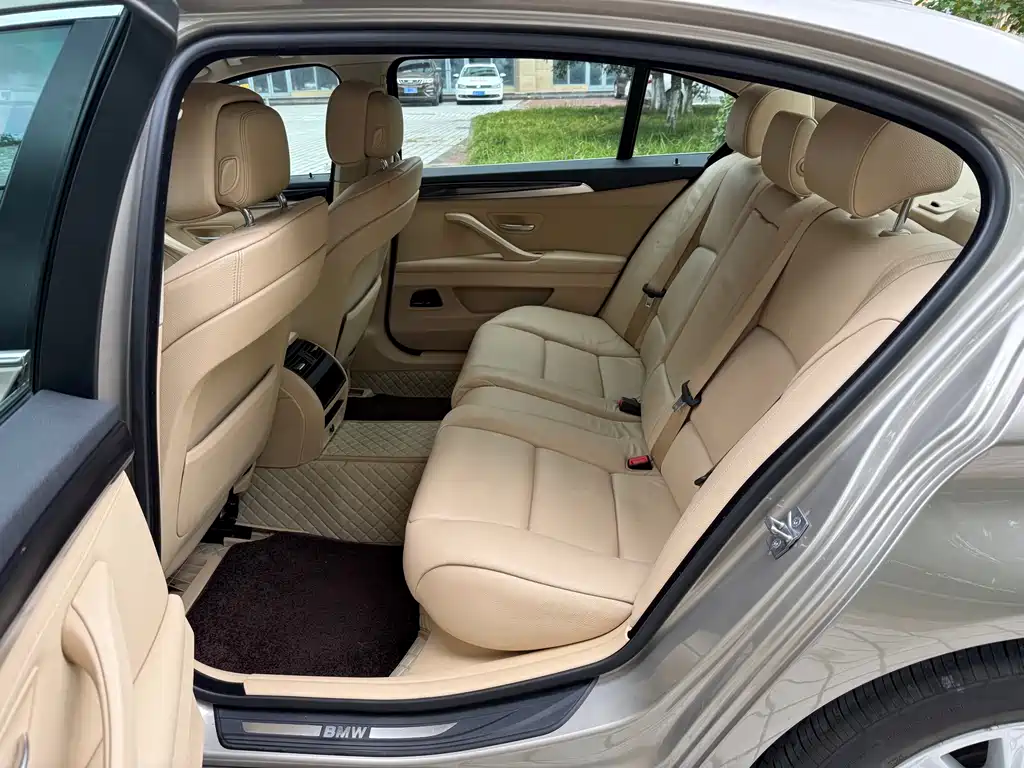 BMW 5 Series — миниатюра 5