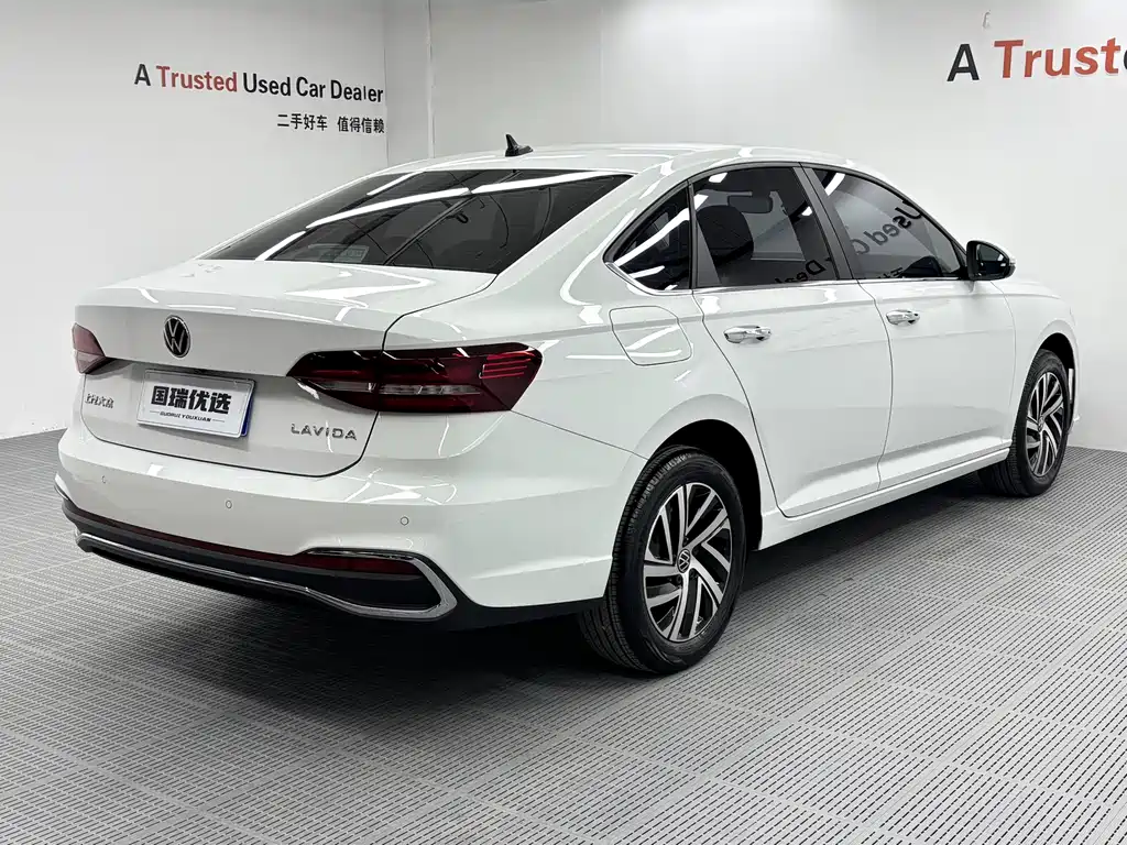 Volkswagen Lavida — миниатюра 4
