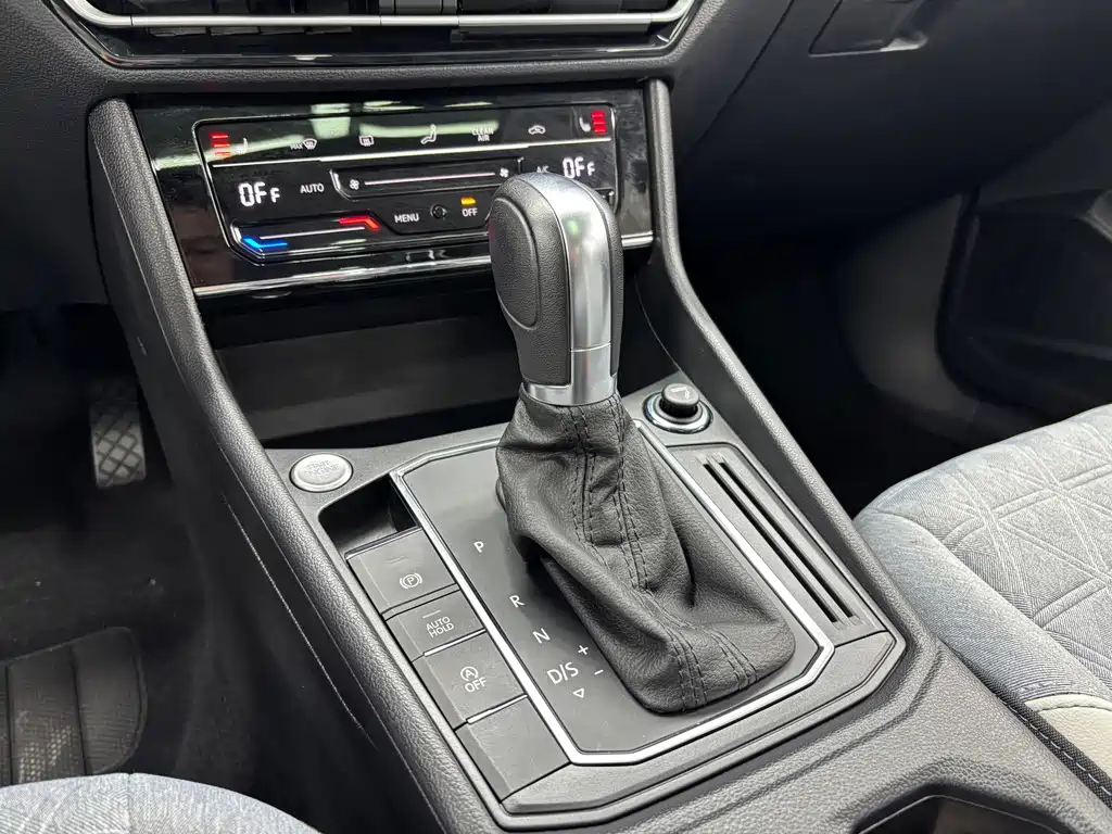 Volkswagen Lavida — миниатюра 18