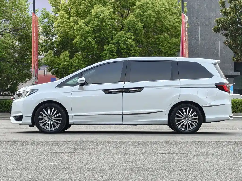 Honda Elysion — миниатюра 11
