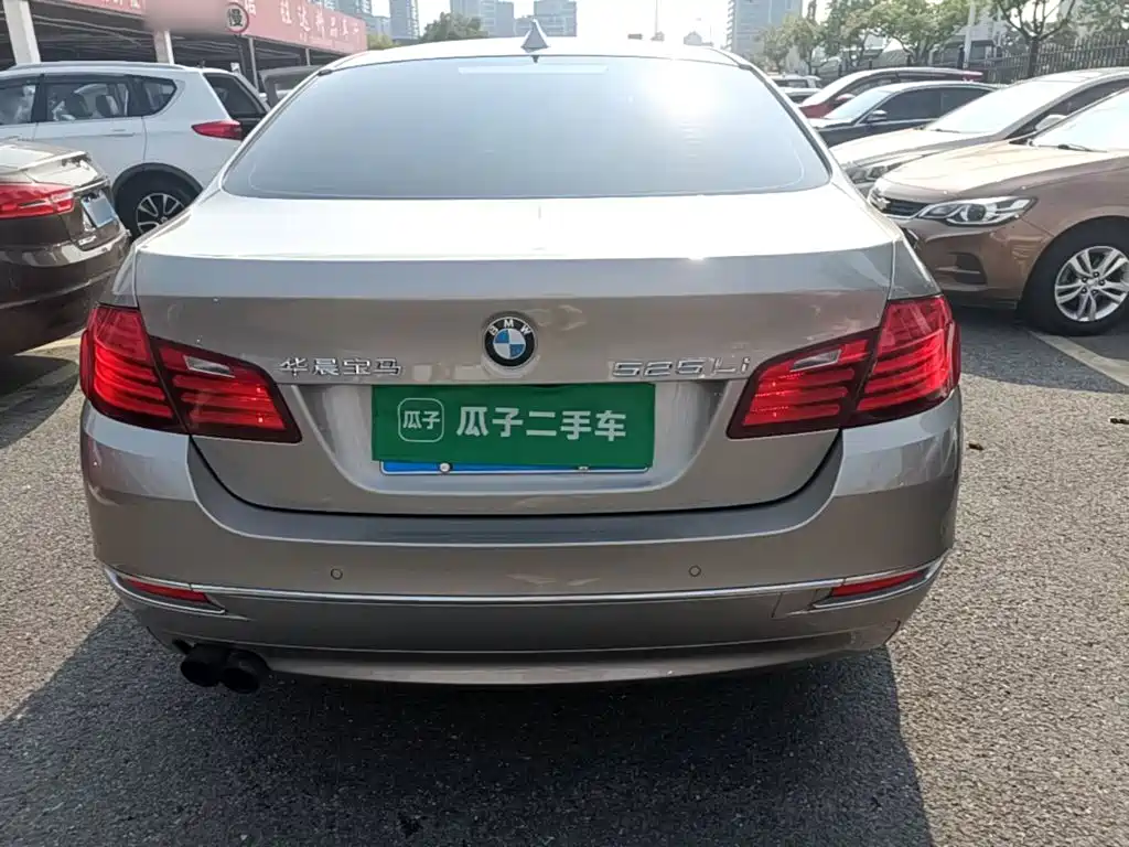 BMW 5 Series — миниатюра 6