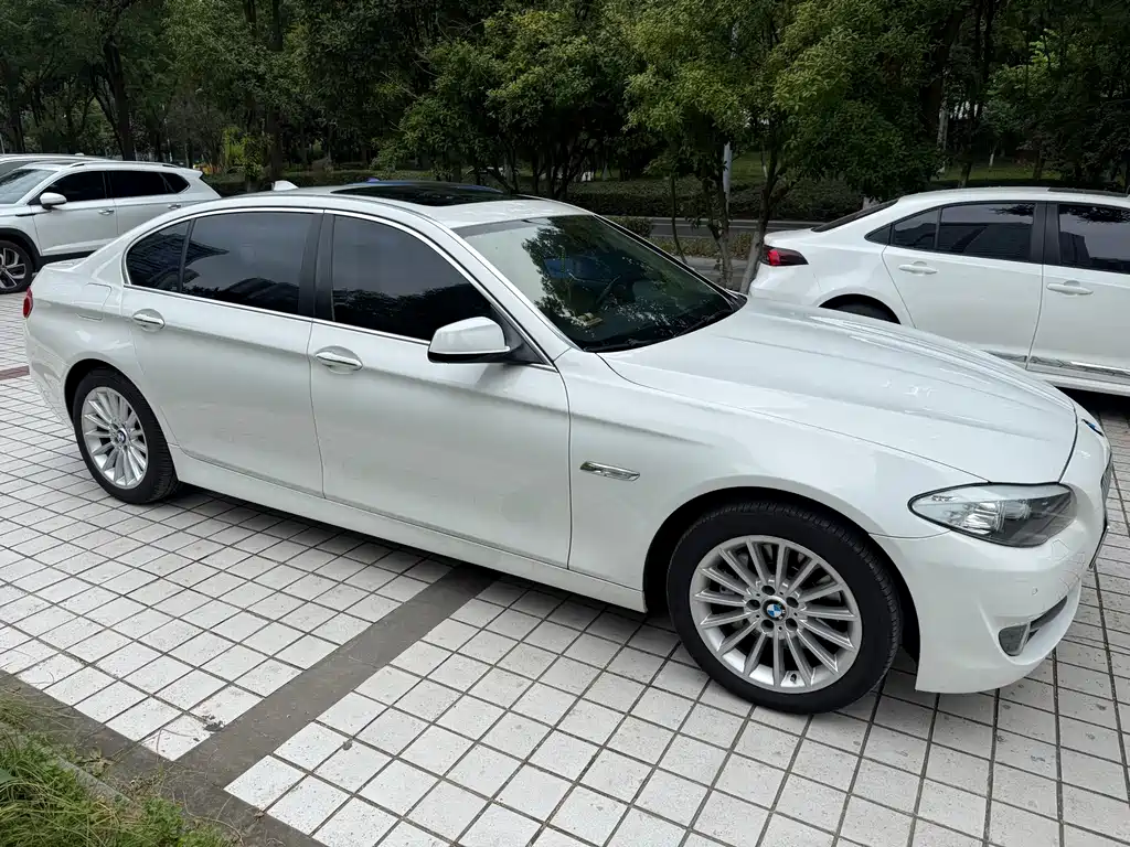 BMW 5 Series (Import) — миниатюра 6