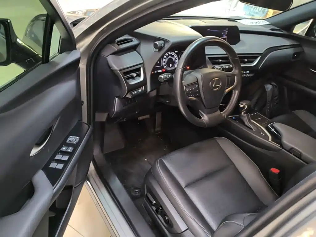 Lexus UX — миниатюра 16