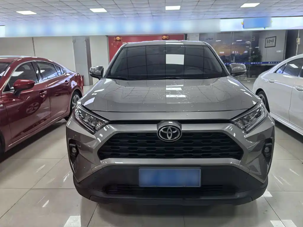 Toyota RAV4 — миниатюра 9