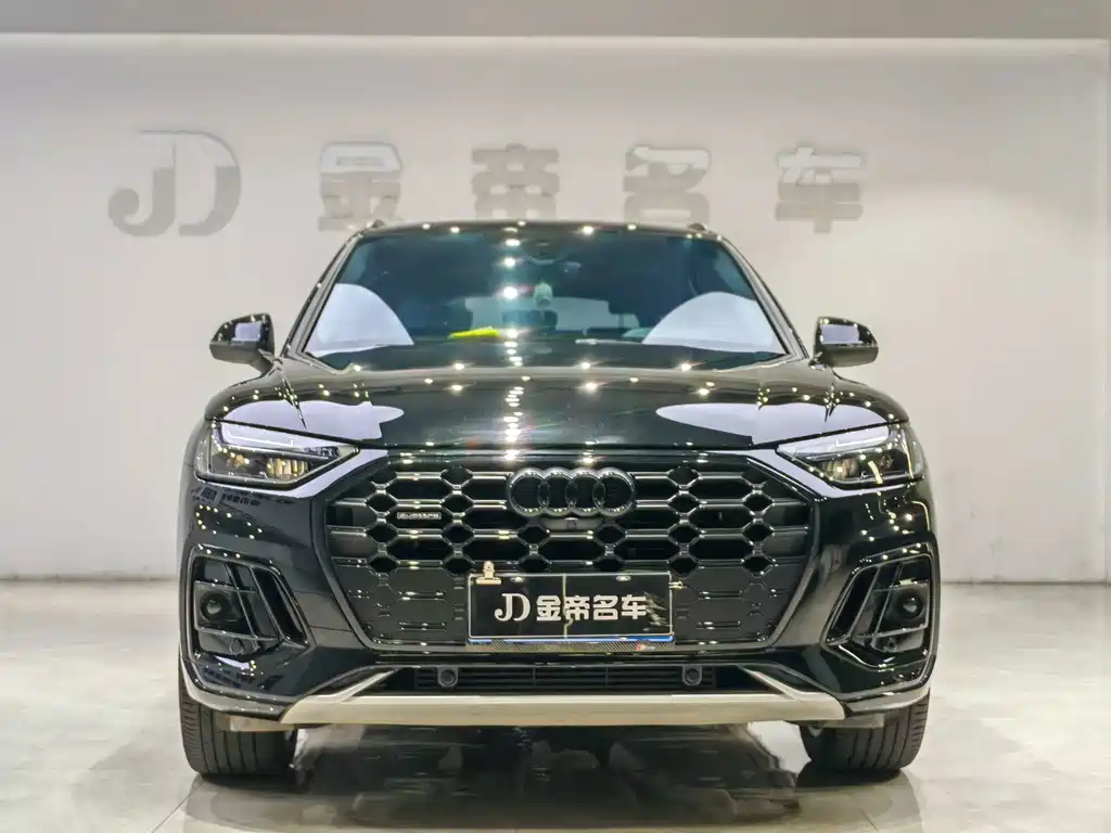 Audi Q5L — миниатюра 2