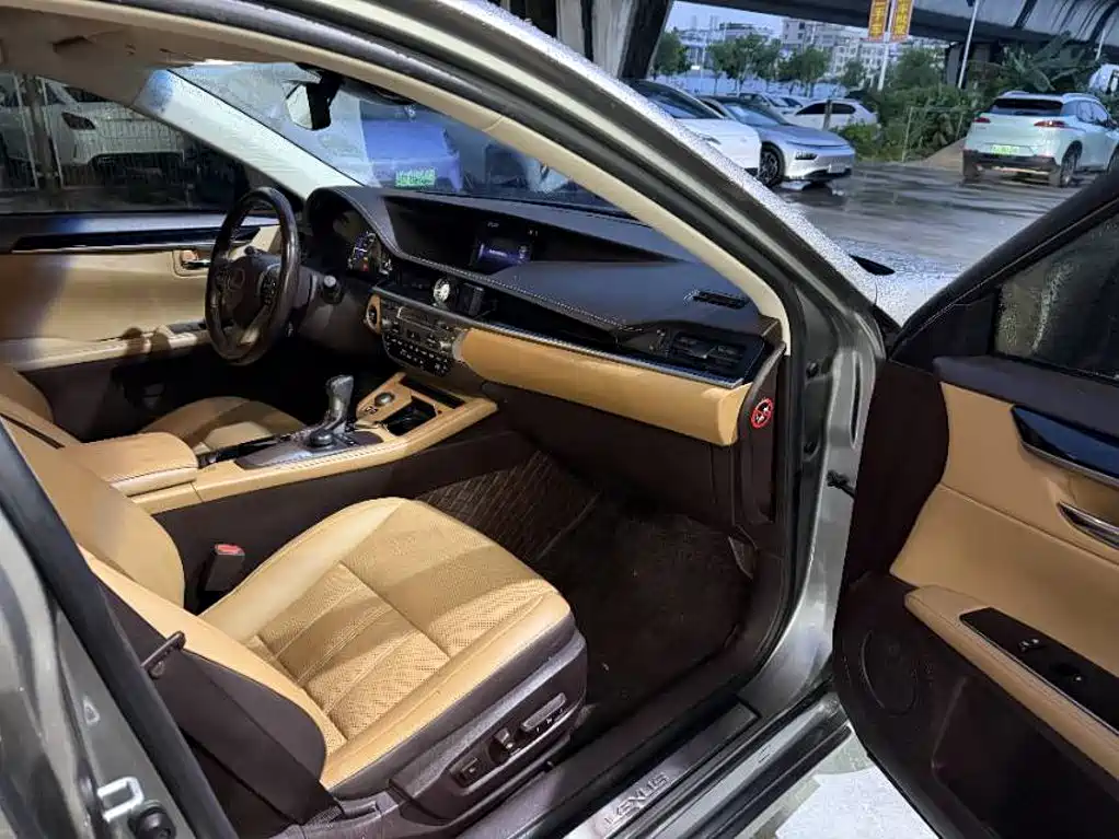 Lexus ES — миниатюра 5