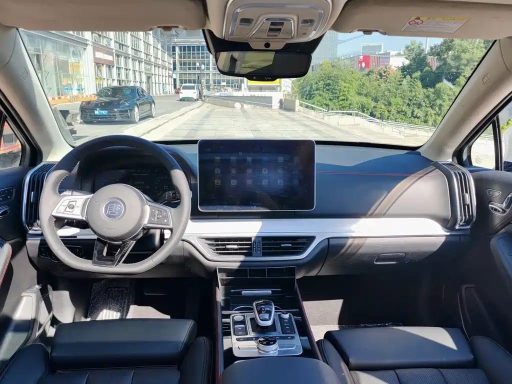 BYD Tang New Energy — миниатюра 4