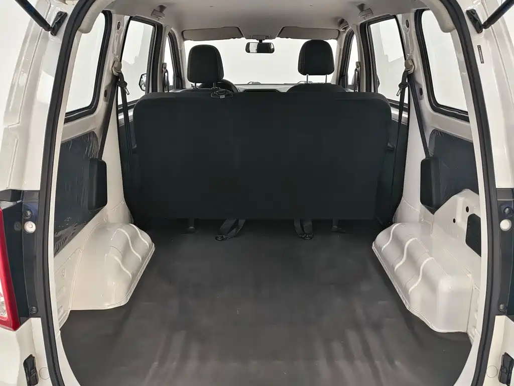 Wuling Hongguang — миниатюра 17