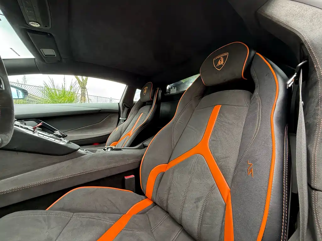 Lamborghini Aventador — миниатюра 7