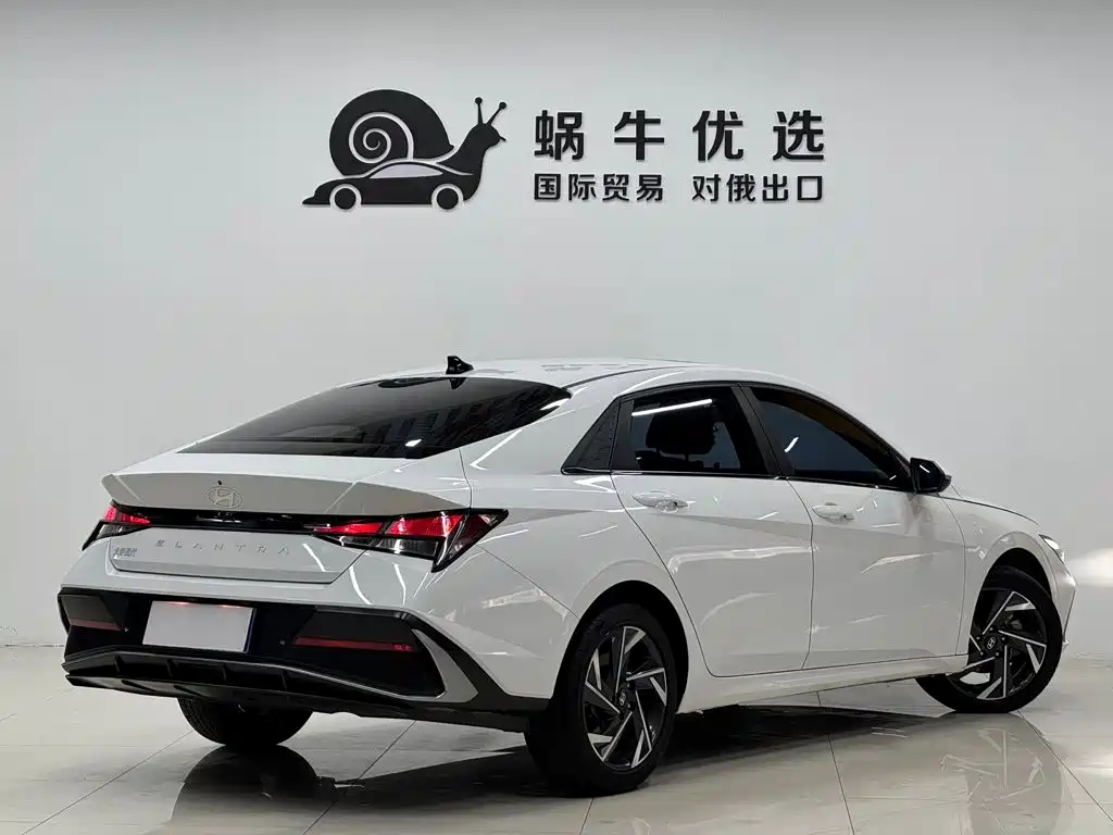 Hyundai Elantra — миниатюра 6