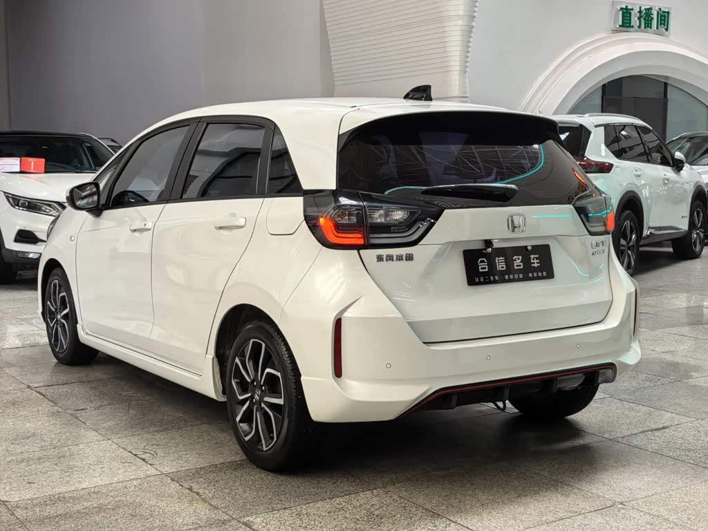 Honda Life 1.5 л 2023 г. Белый, пробег 19000 км