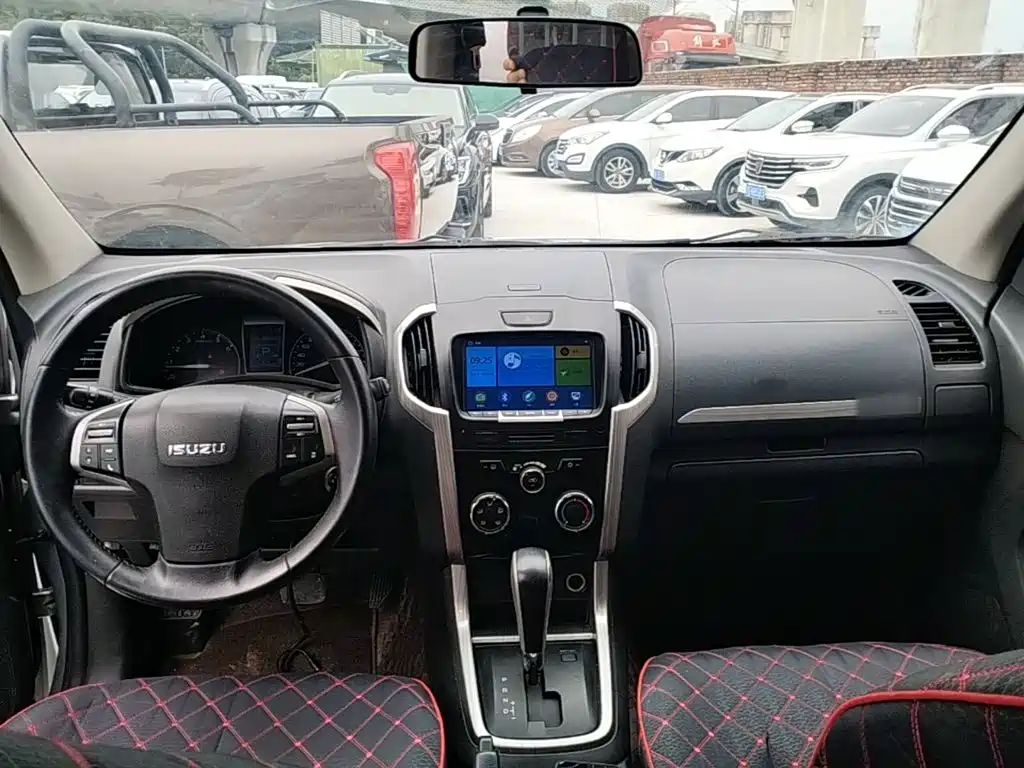 Isuzu D-MAX — миниатюра 10