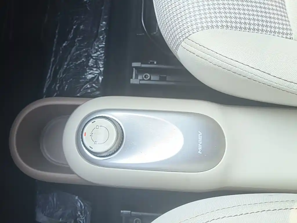 Wuling MINIEV — миниатюра 14