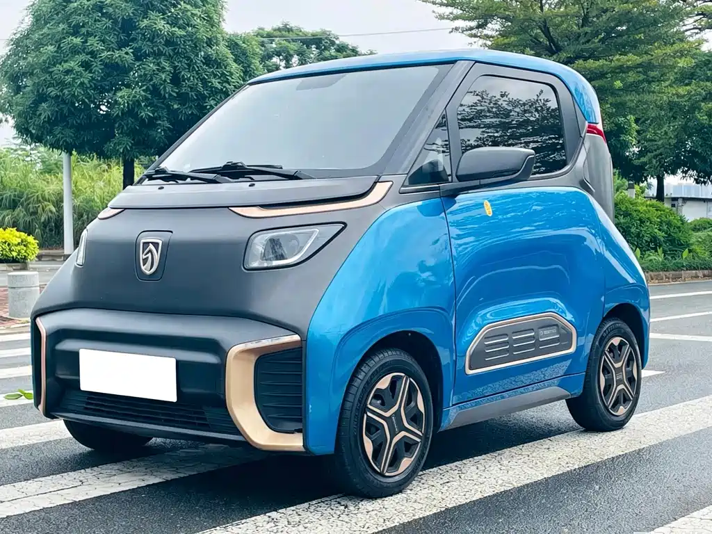 Baojun E200