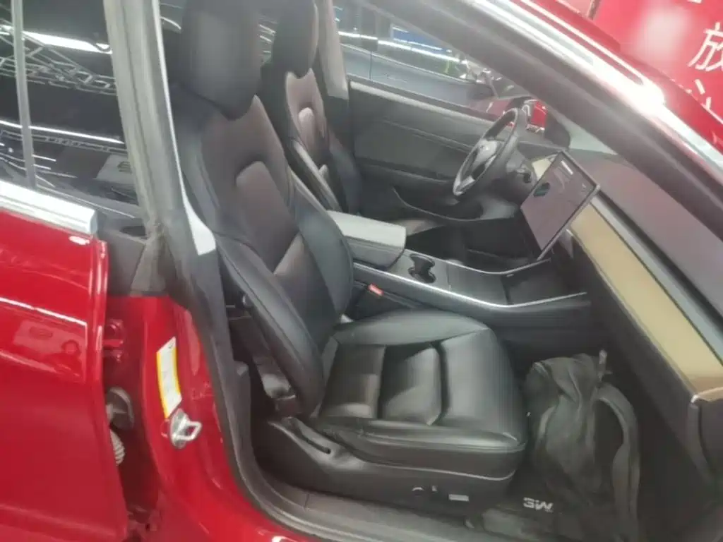 Tesla Model 3 — миниатюра 25