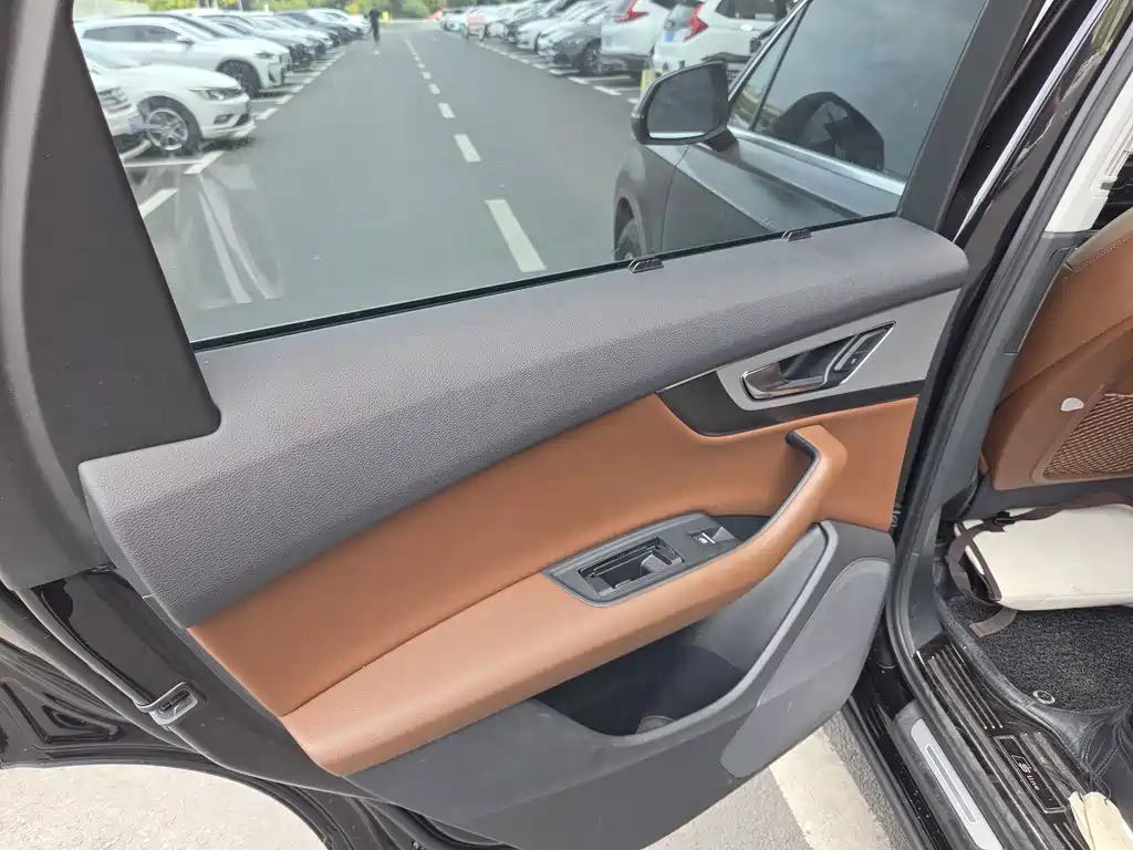 Audi Q7 — миниатюра 7