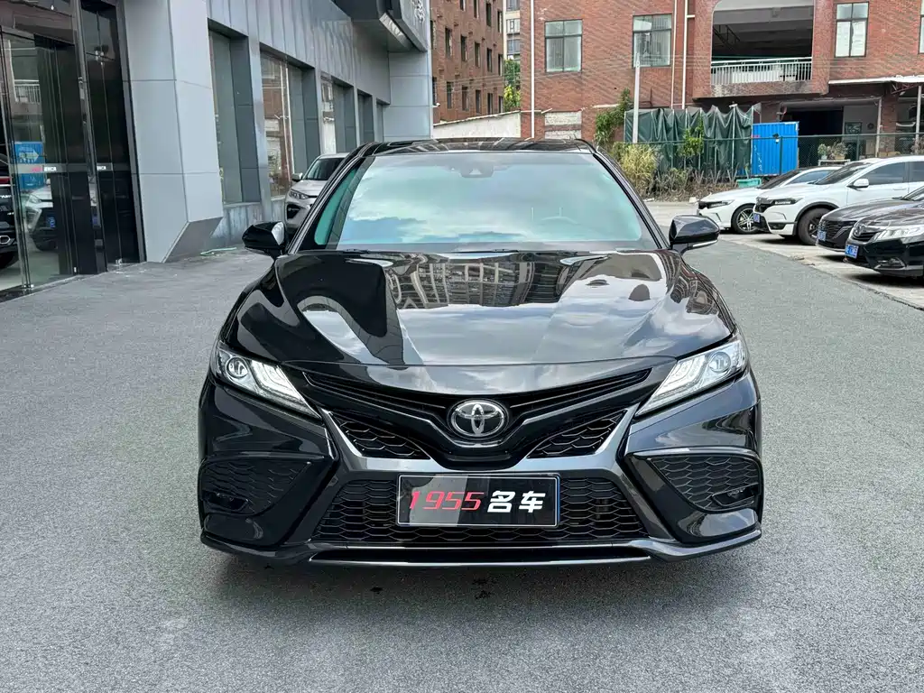 Toyota Camry — миниатюра 9