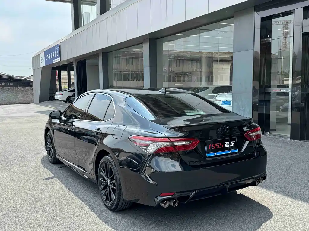 Toyota Camry — миниатюра 6