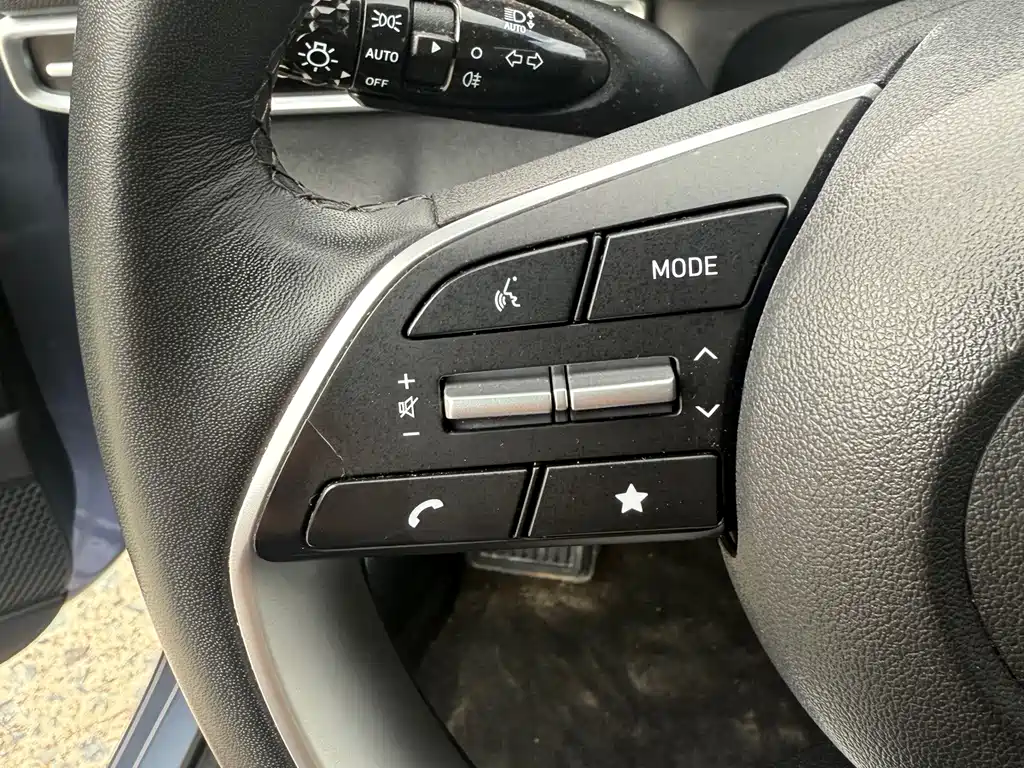 Hyundai Elantra — миниатюра 11