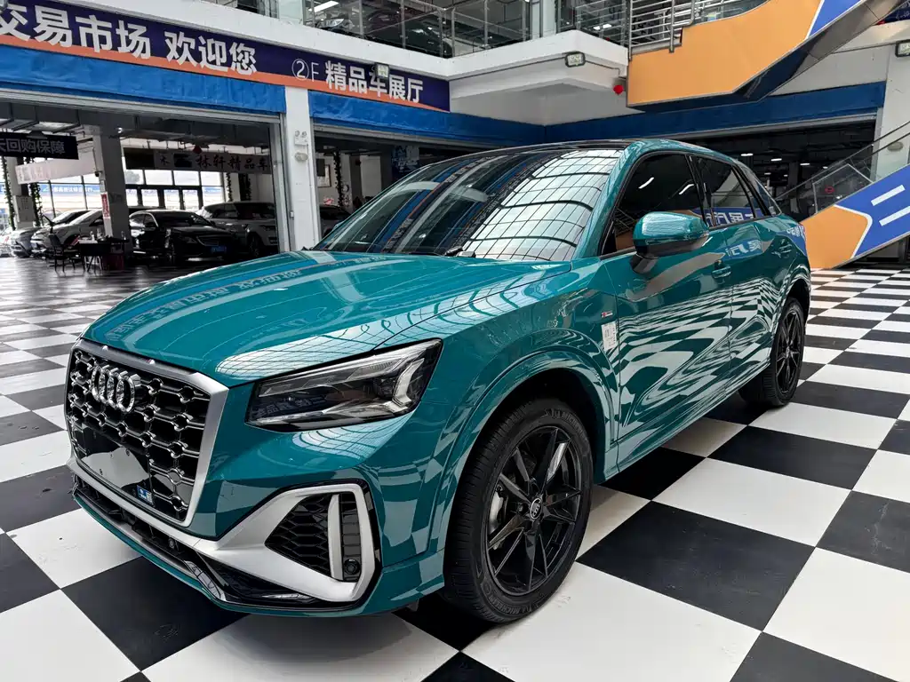 Audi Q2L