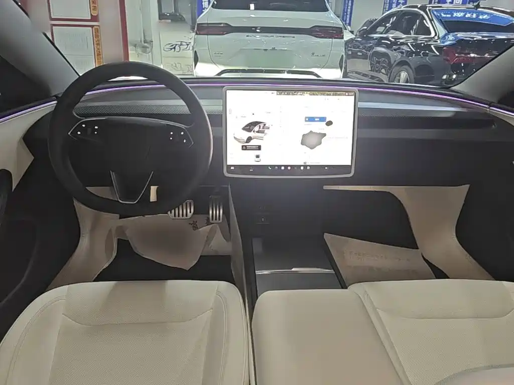 Tesla Model 3 — миниатюра 10
