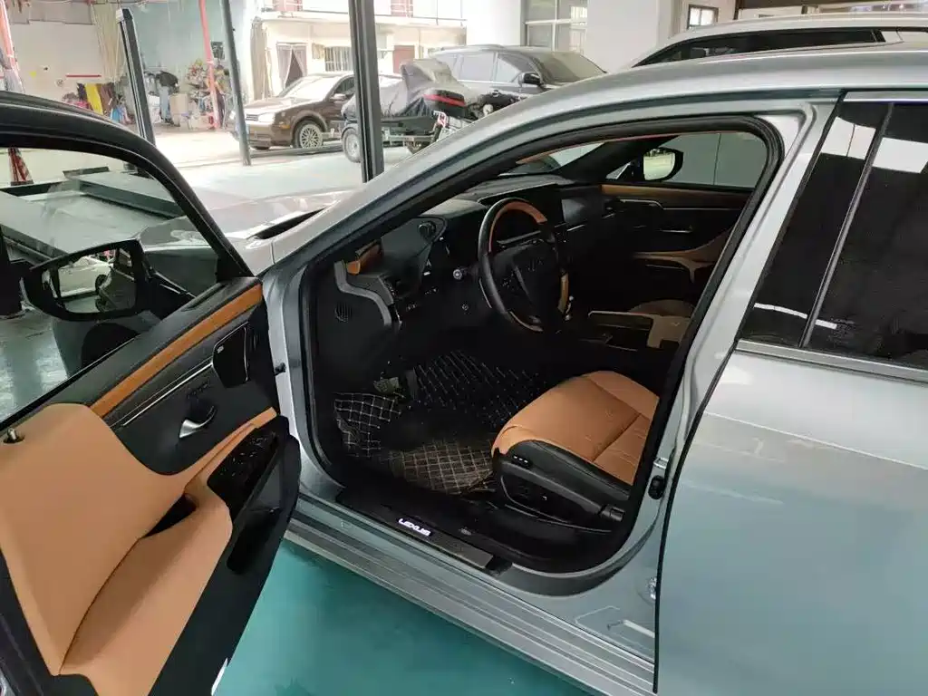 Lexus ES — миниатюра 5