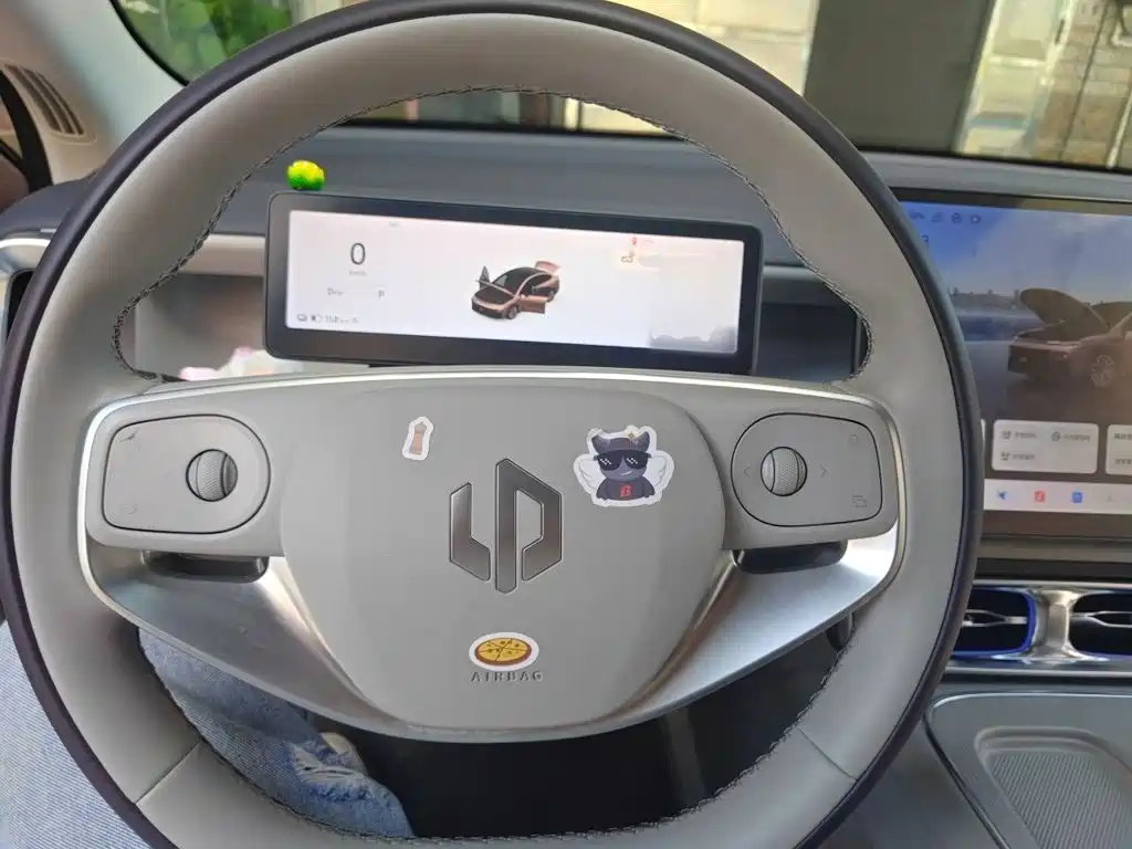 Leapmotor Leapmotor B01 — миниатюра 6