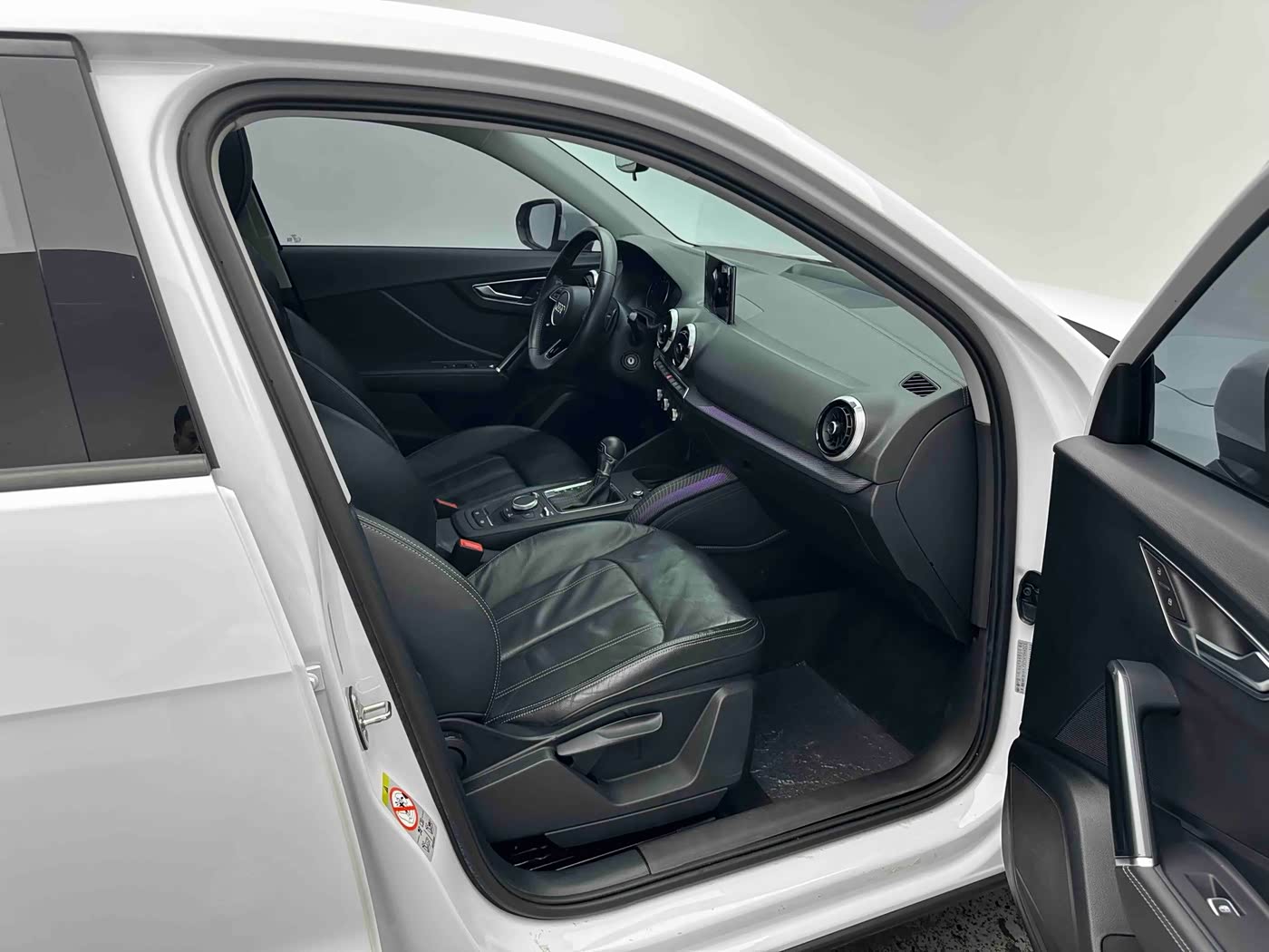 Audi Q2L 1.4 л 2022 г. Белый, пробег 38000 км