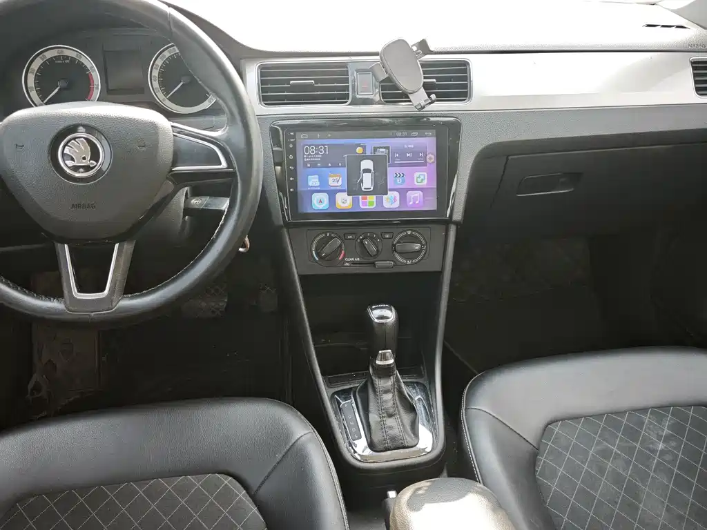 Skoda Rapid — миниатюра 9