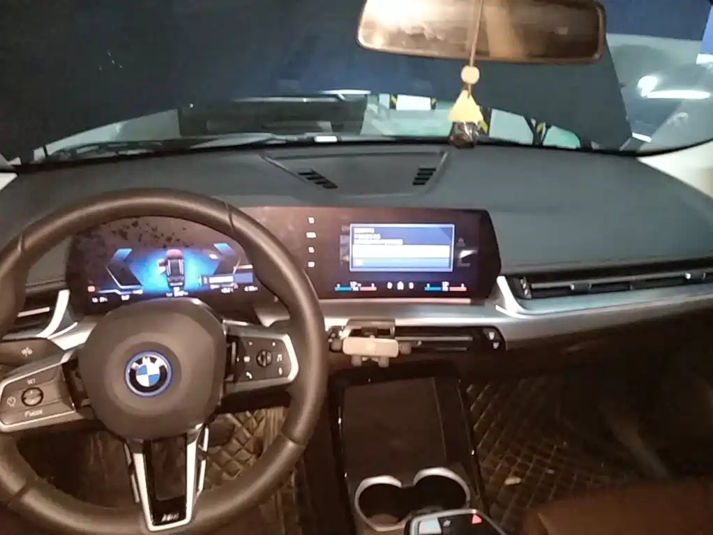 BMW iX1 — миниатюра 10