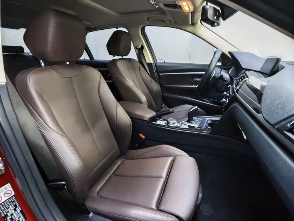 BMW 3 Series - фото 17