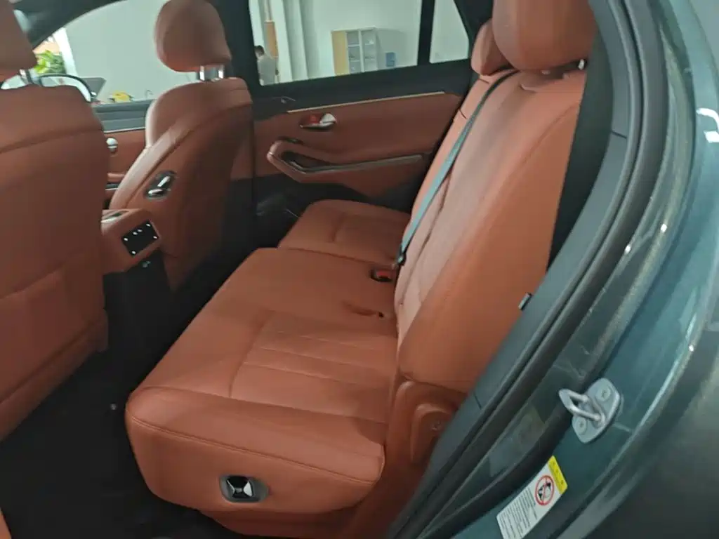 BYD Tang L — миниатюра 17