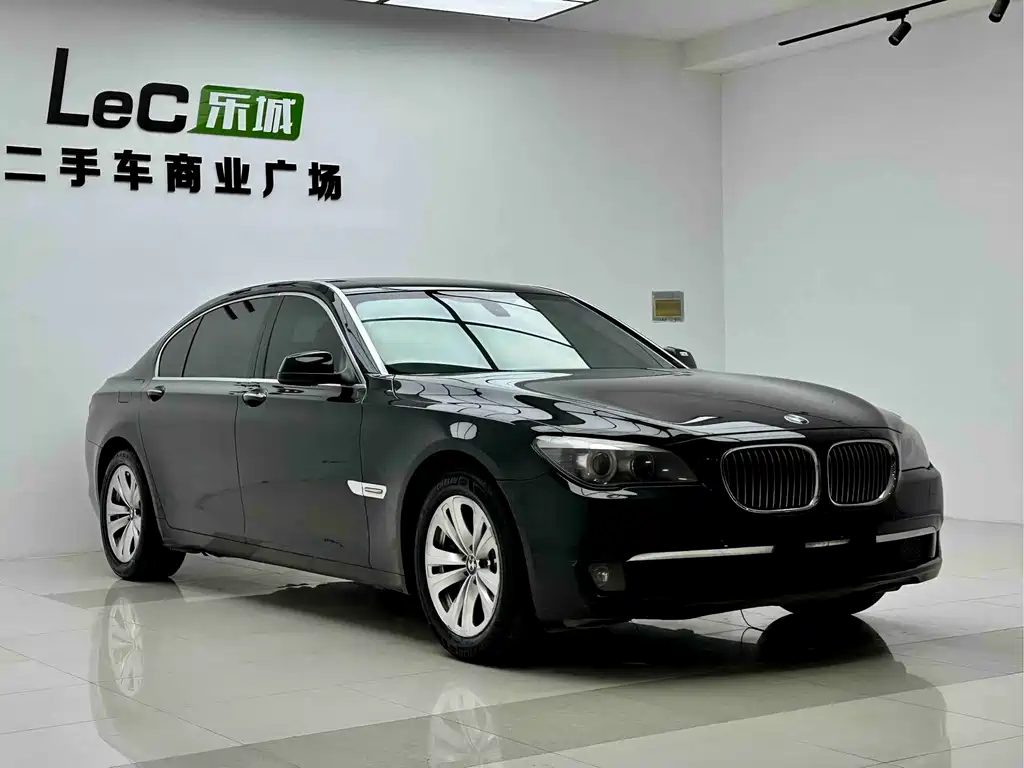 BMW 7 Series — миниатюра 3