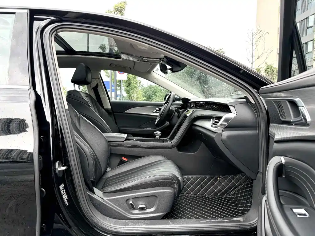 Hongqi Hongqi H5 — миниатюра 8