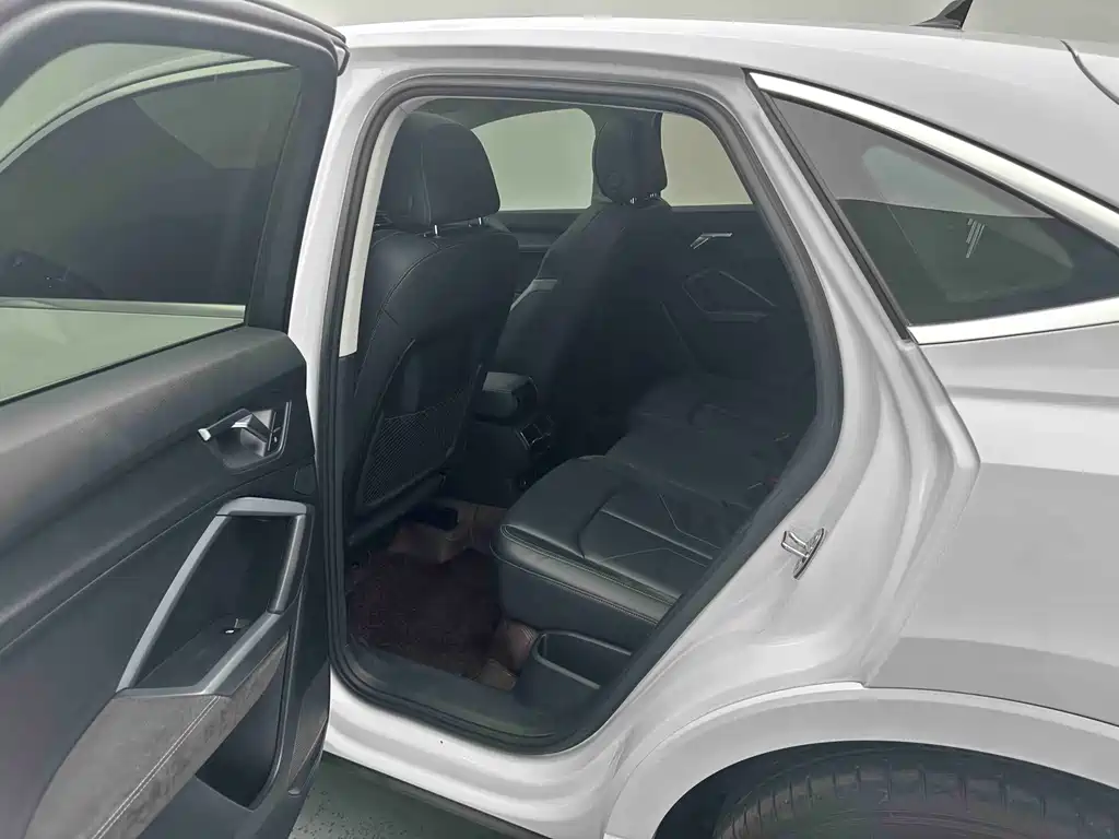 Audi Q3 Sportback — миниатюра 12