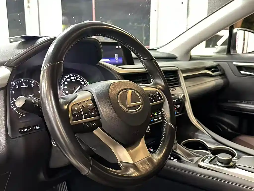 Lexus RX — миниатюра 6