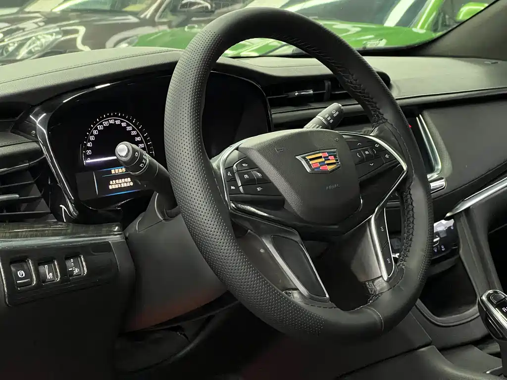 CADILLAC XT5