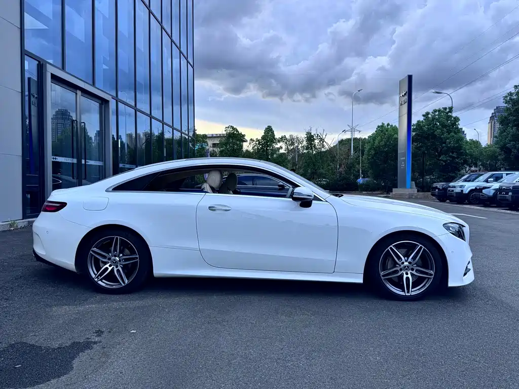 Mercedes-Benz E-Class (Import) — миниатюра 15