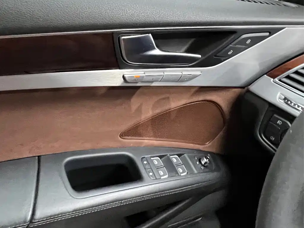 Audi A8 — миниатюра 14