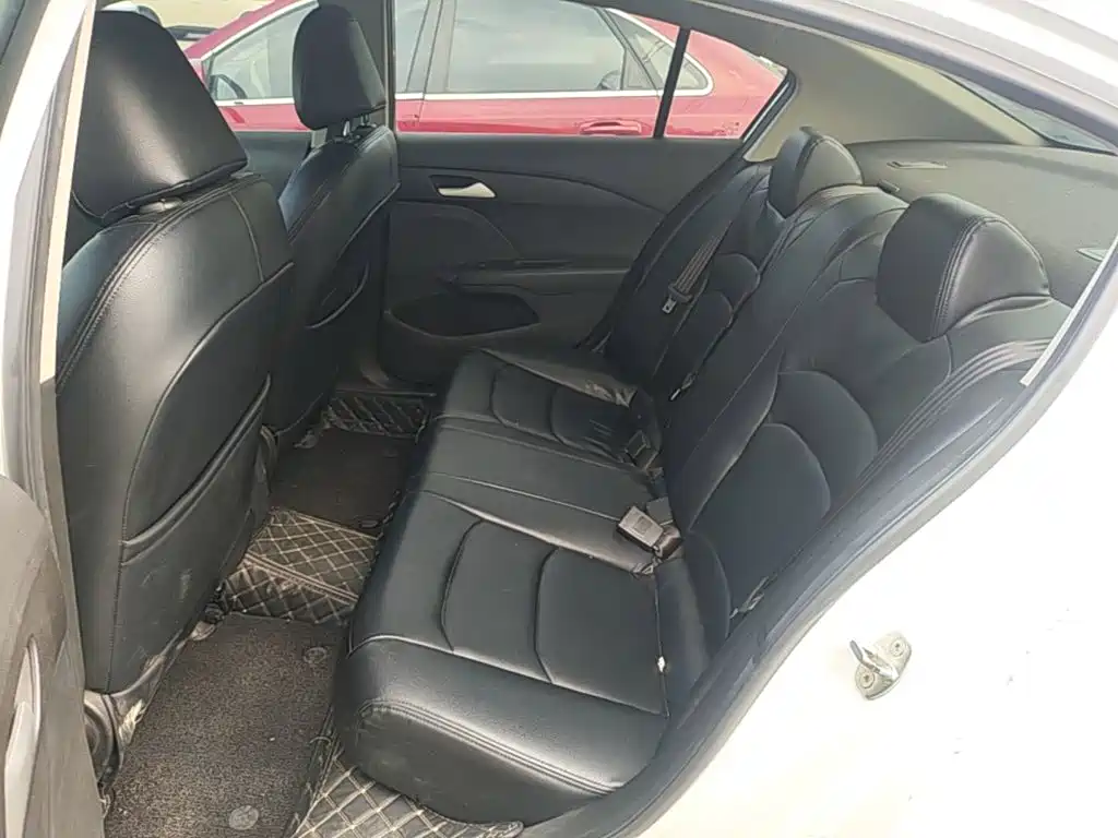 Chevrolet Cavalier — миниатюра 17