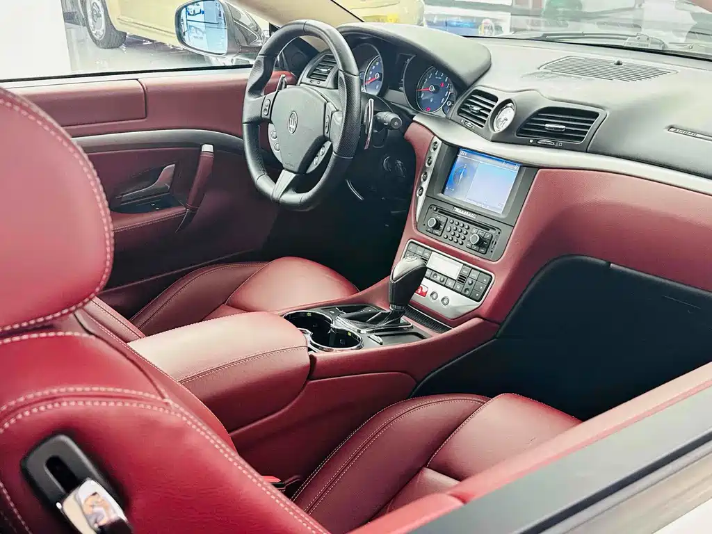 Maserati GranTurismo — миниатюра 13