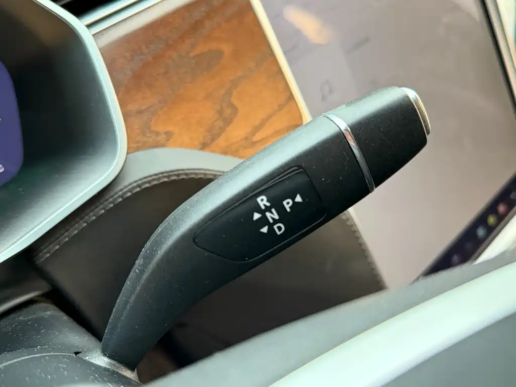 Tesla Model S — миниатюра 23