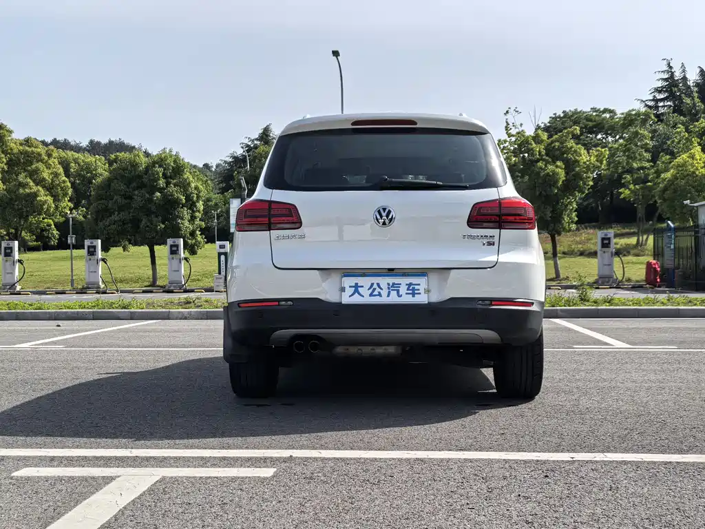 Volkswagen Tiguan 2015 1.8TSI AT Luxury