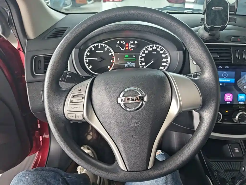 Nissan Tiida — миниатюра 11