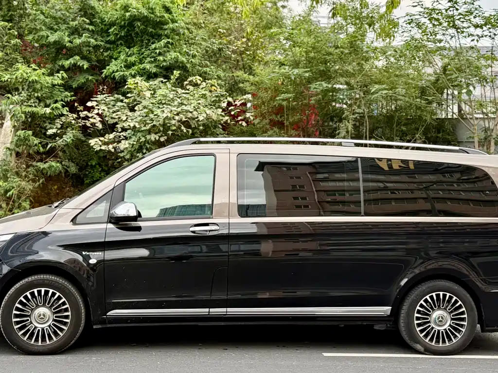 Mercedes-Benz Vito 2021 2.0T Elite 7 мест