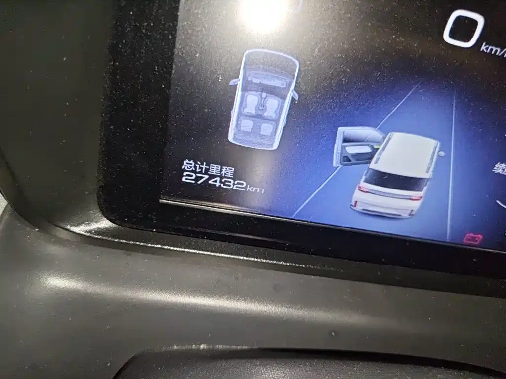 Wuling MINIEV — миниатюра 8