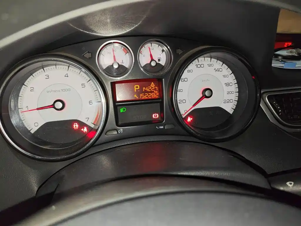Peugeot 308 — миниатюра 12